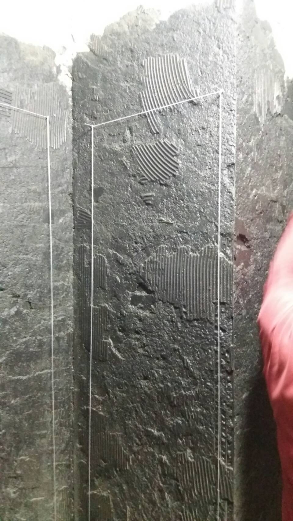 拉浴室牆壁水平線